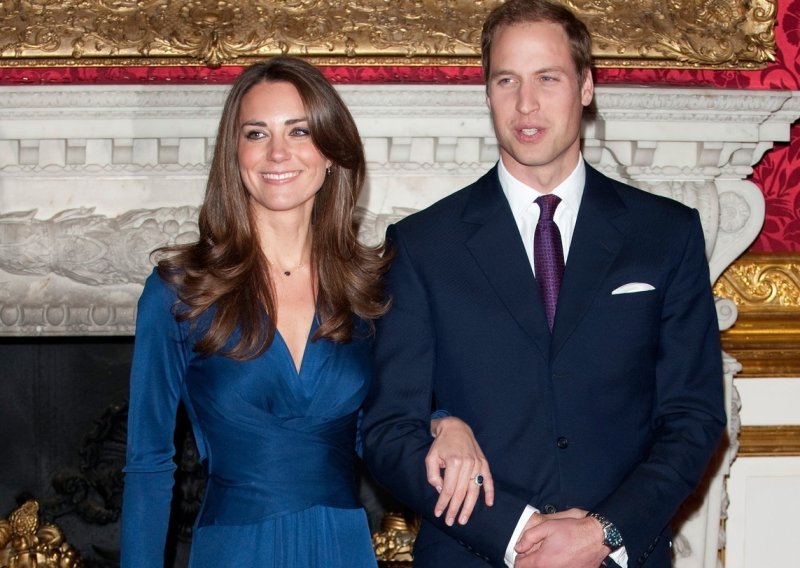 Kate Middleton sve je oduševila haljinom na objavi zaruka, ali rijetko tko zna da je nije nosila samo jednom