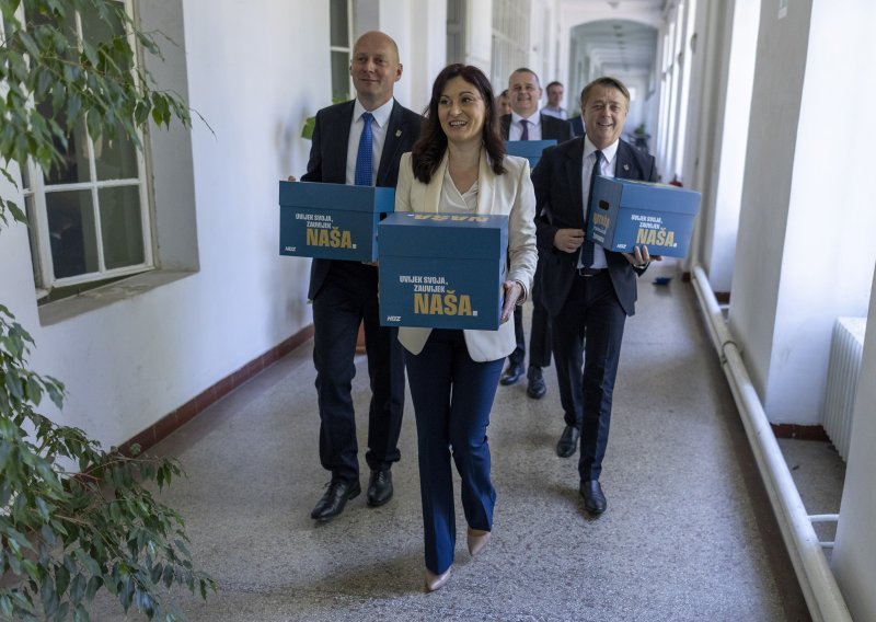 Nataša Tramišak predala više od 24.000 potpisa za kandidaturu za županicu