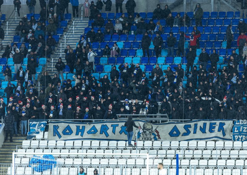 Kohorta od prvog trenutka vrijeđa i zviždi samo jednom igraču Hajduka