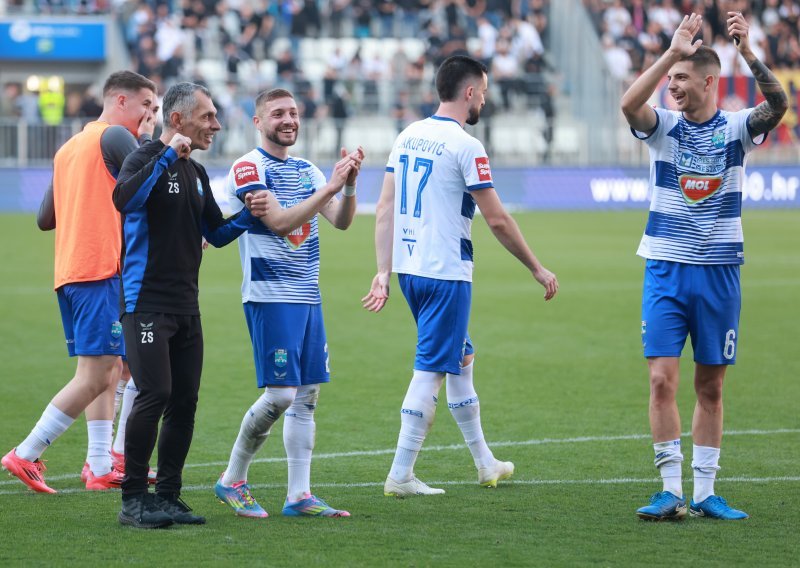 Evo kojim skandiranjem su navijači Osijeka ispratili igrače Hajduka s terena