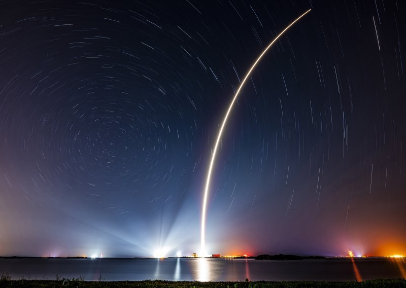 SpaceX obilježio 250. lansiranje Starlinka spektakularnom fotografijom