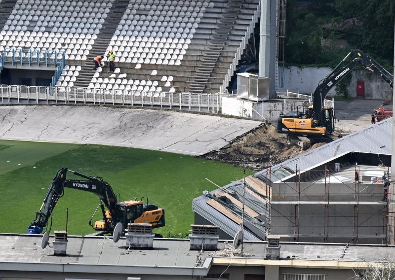 Bageri 'zajašili' po stadionu u Kranjčevićevoj; Boban i Zajec uz Tomaševića na otvorenju