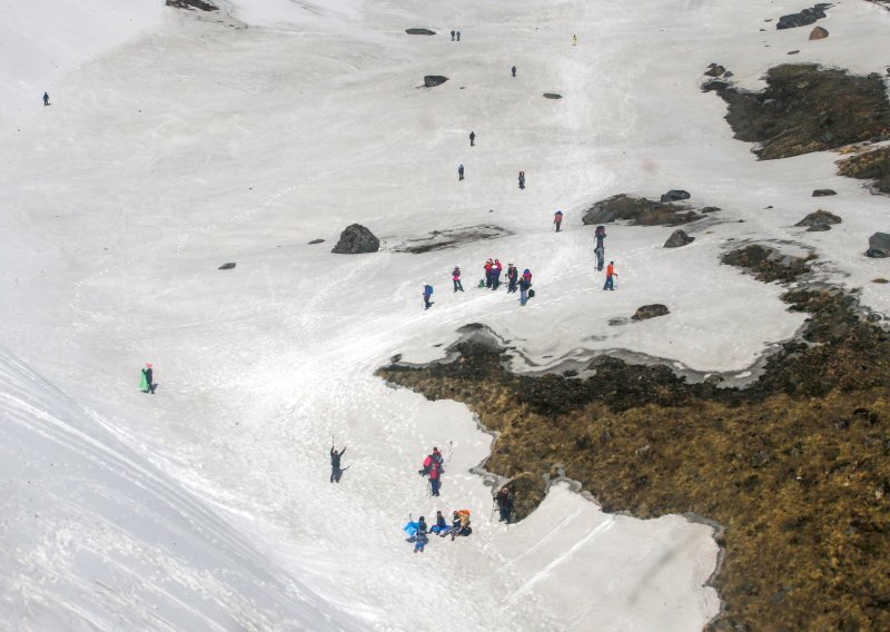 Nepal ograničava penjanje na Everest, izdavat će se dozvole, evo kako će se do njih