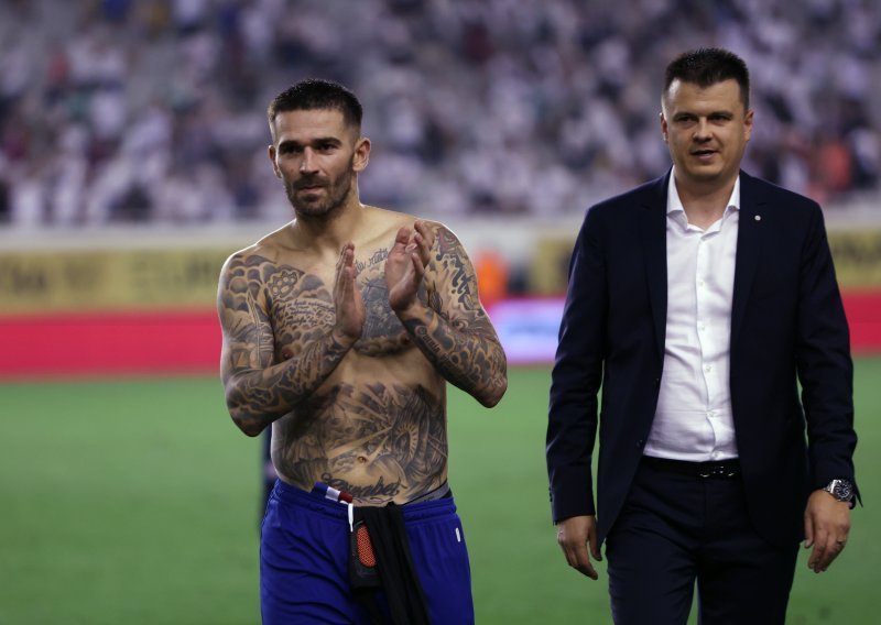 Nikoličius objavio sliku s Livajom i napisao samo jednu rečenicu; ona je bila dovoljna da baci navijače Hajduka u trans
