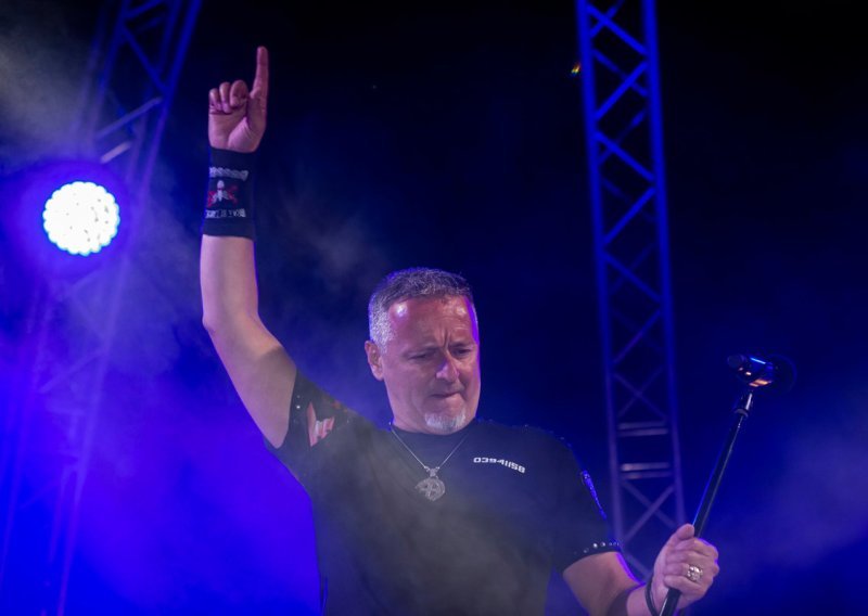 Branitelji dobivaju besplatne ulaznice? Obitelj iz Velike Gorice kupila 62 za Thompsonov spektakl