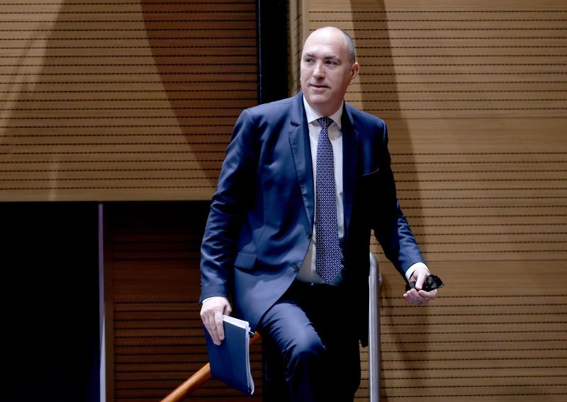 Dulibić: Plan je da se od 1. lipnja povećaju naknade plaća za dugotrajnog bolovanja