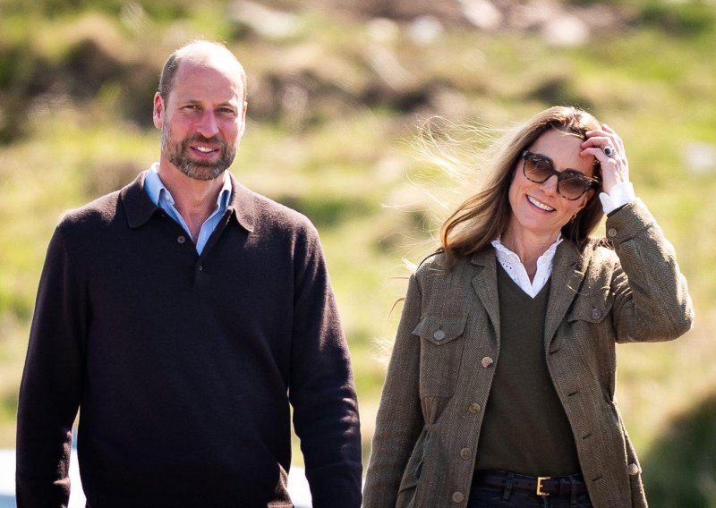 Princ William i Kate Middleton snimljeni u još jednom romantičnom trenutku