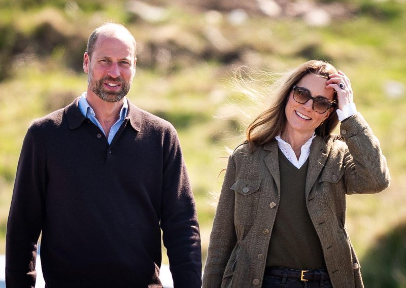 Princ William i Kate Middleton snimljeni u još jednom romantičnom trenutku