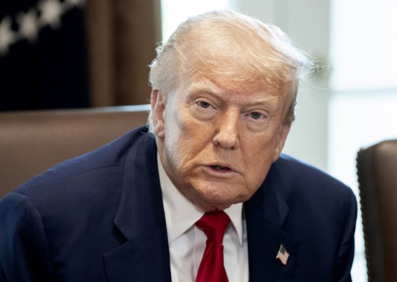 Trump se obratio Kinezima: Traži pregovore oko carina