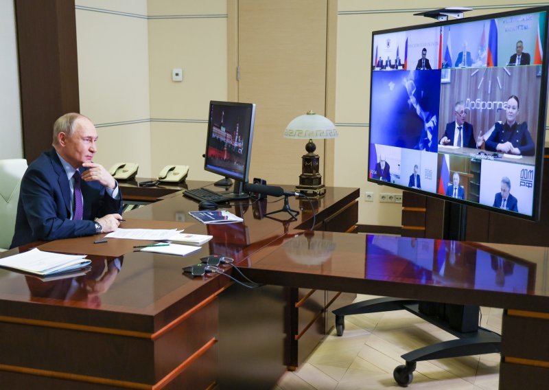 VIDEO Putin prvi put pokazao svoju kraljevsku rezidenciju. Pogledajte luksuz