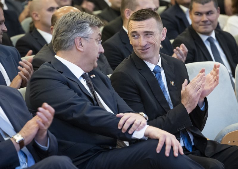 Pljušte reakcije na snimku koja je procurila sa sastanka DP-a. Evo što kažu Penava, HDZ...