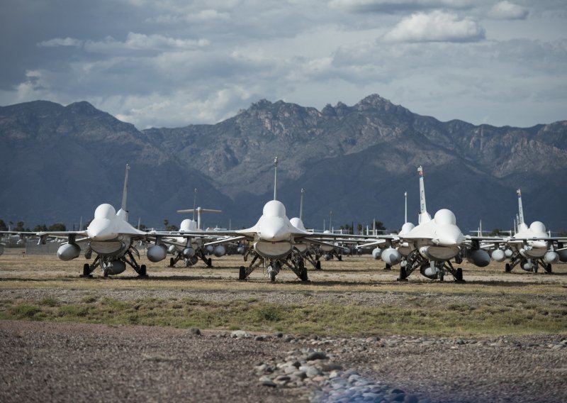 SAD uzima svoje avione F-16 s 'groblja' i šalje ih u Ukrajinu, evo čemu će služiti