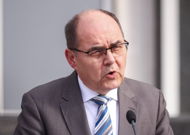 Schmidt: Vlasti Republike Srpske pripremaju secesiju od BiH