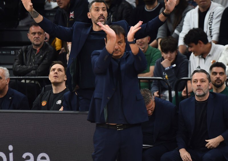 Skandal u Euroligi! Legendarni trener zbog ovog skandiranja napustio dvoranu prije kraja