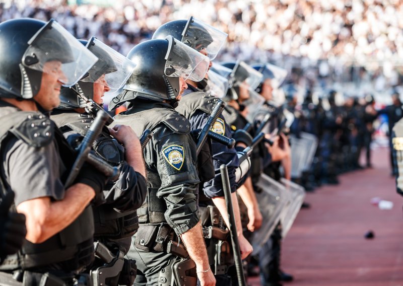 Utakmica Hajduka i Rijeke susret visokog rizika; policija izdala upute za navijače