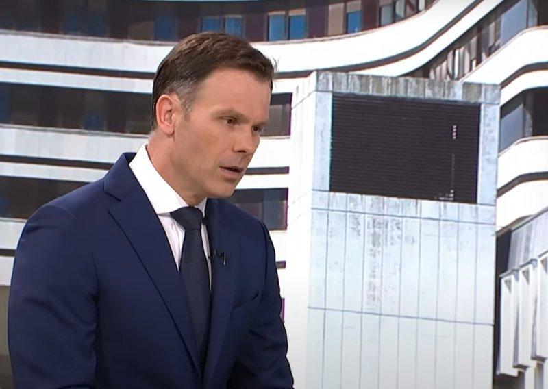 Siniša Mali: Vučić tvrdi da je to trajalo par sekundi, ali nije, trajalo je duže