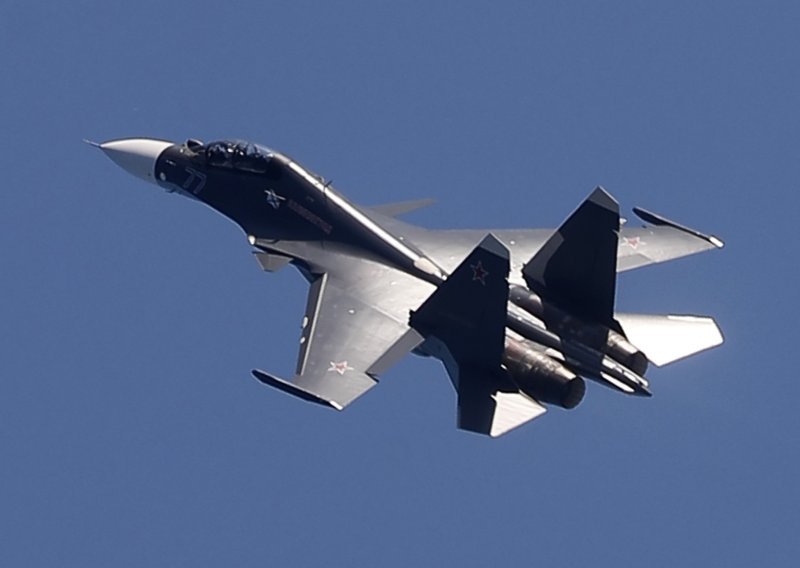 Povijesni uspjeh: Ukrajina srušila ruski Su-30 projektilom s mornaričkog drona