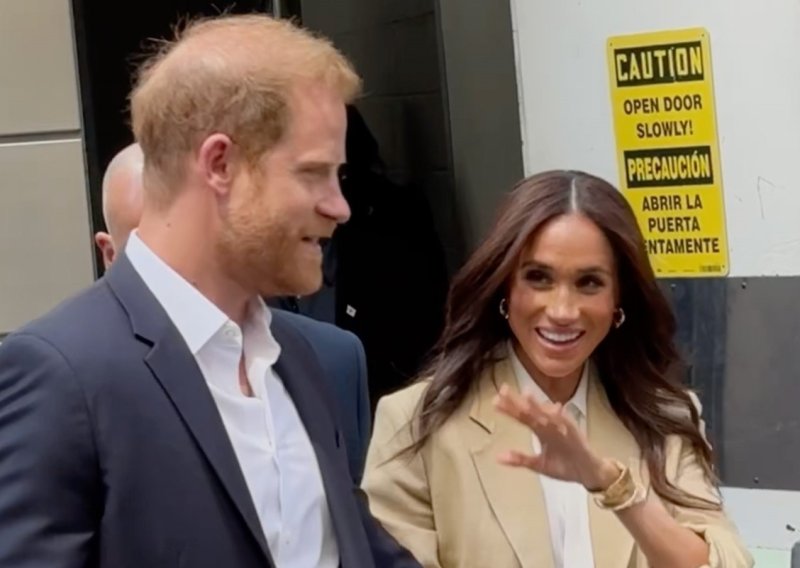 Bura se ne stišava: Meghan Markle bocnula kraljevsku obitelj novom fotografijom