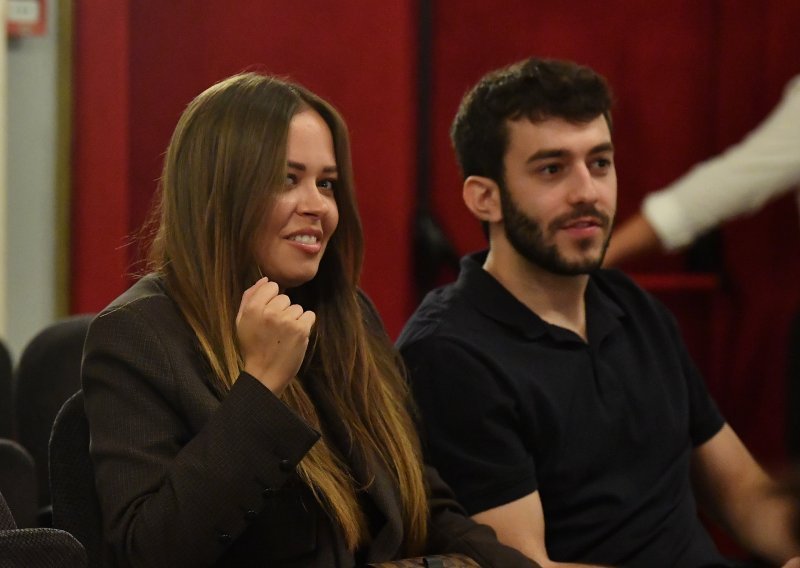 Zaručila se Lana Radeljak, kći Ene Begović i Josipa Radeljaka