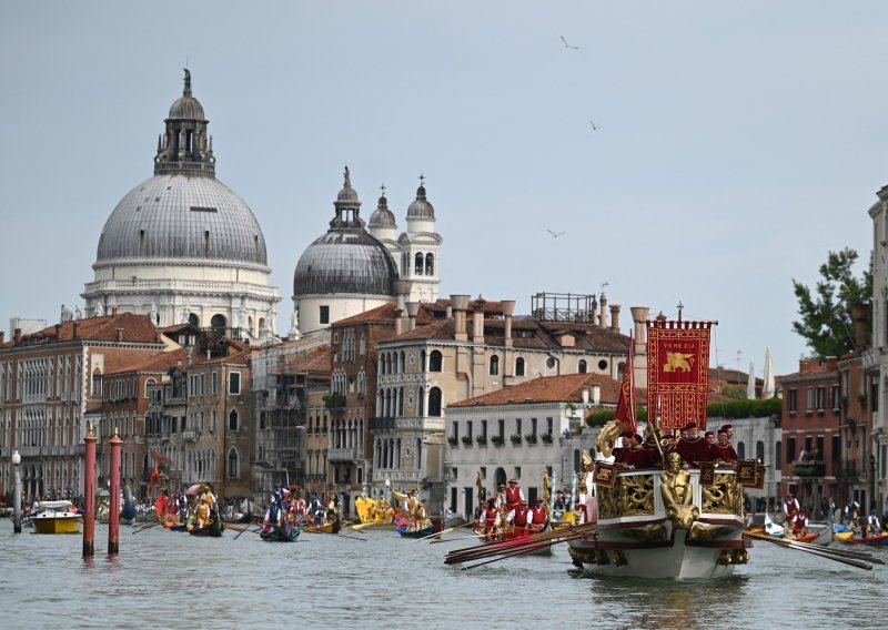 Venecija godinama tone, stručnjak nudi radikalno rješenje. Može li je ova ideja spasiti?