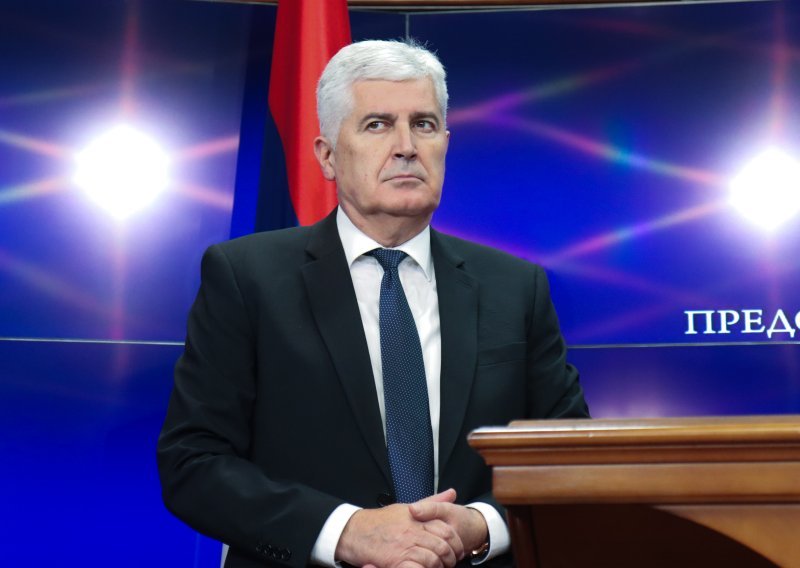 Bošnjačke stranke i srpska oporba pozivaju Čovića da se s njima udruži protiv Dodika