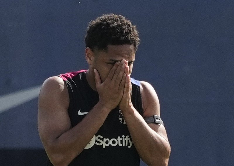 Otkriveno kako se nogometaš Barcelone rasplakao na treningu; nakon toga je otišao iz kluba