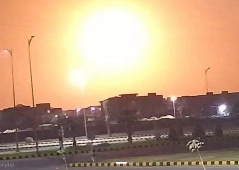 Šire se snimke indijskog napada na Pakistan: Pogođene i džamije