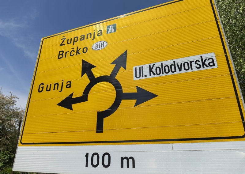 Počela obnova mosta između Hrvatske i BiH kod Gunje