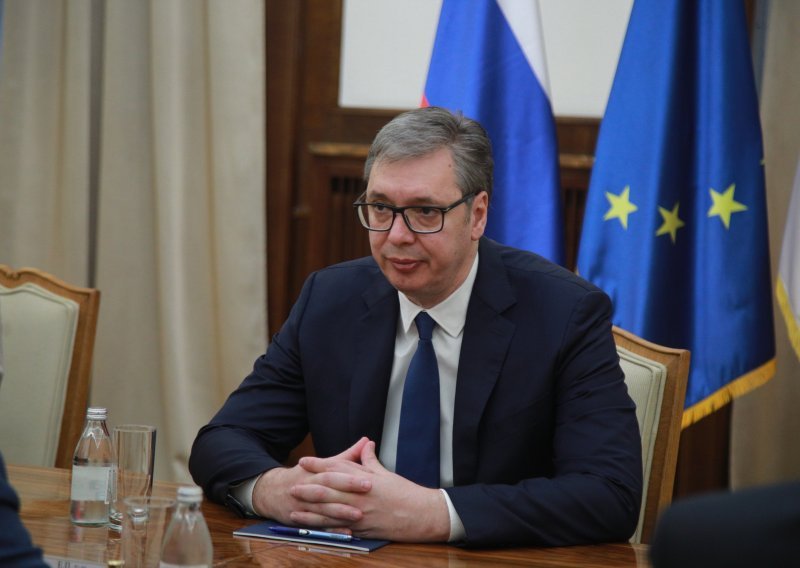 Vučićev let za Moskvu neočekivano prekinut!