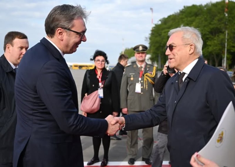 Vučić sletio u Moskvu