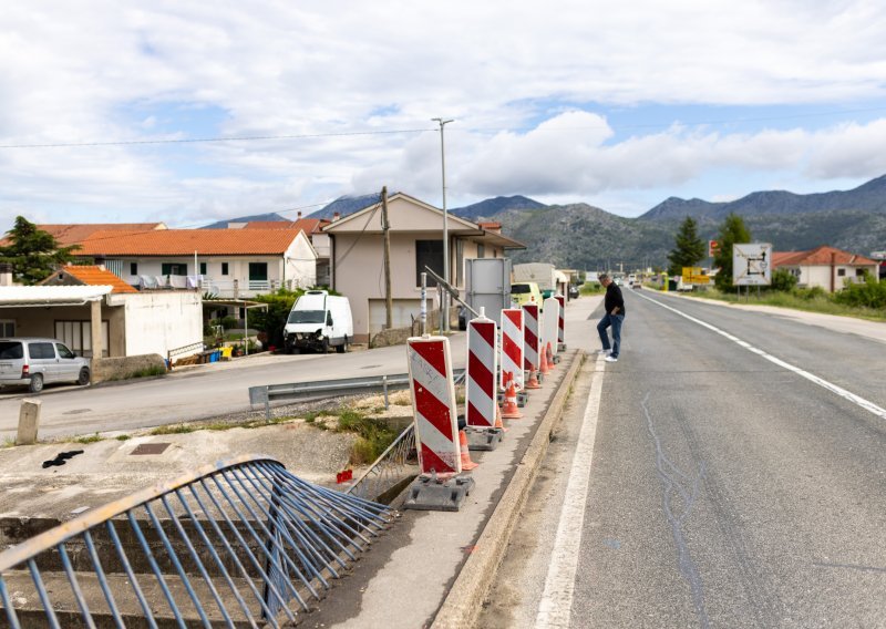 Stravična nesreća u Dalmaciji: Vozilo s troje ljudi završilo u Maloj Neretvi. Nitko nije preživio