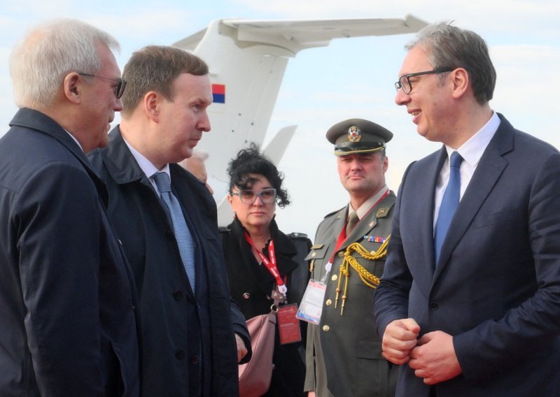 Vučić doživio novu blamažu u Rusiji, evo tko ga je dočekao na aerodromu