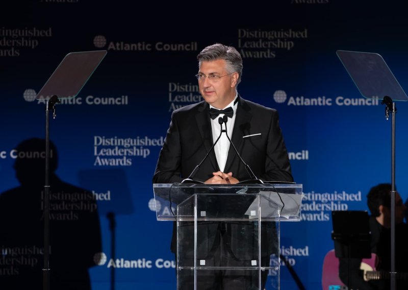 Plenković primio nagradu u Washingtonu, bivši predsjednik Kolumbije ga nahvalio