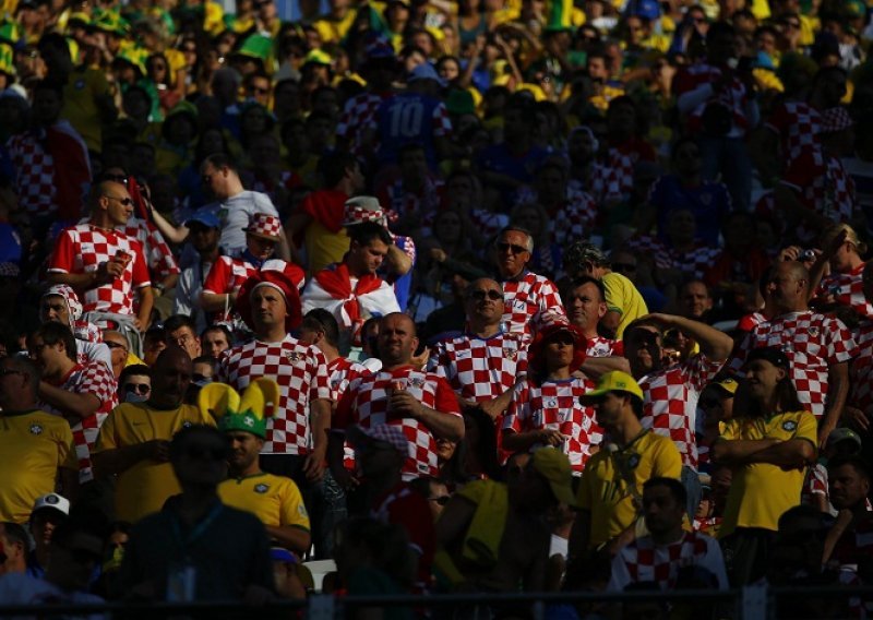 Hrvati bez ulaznice hladno ušetali na stadion