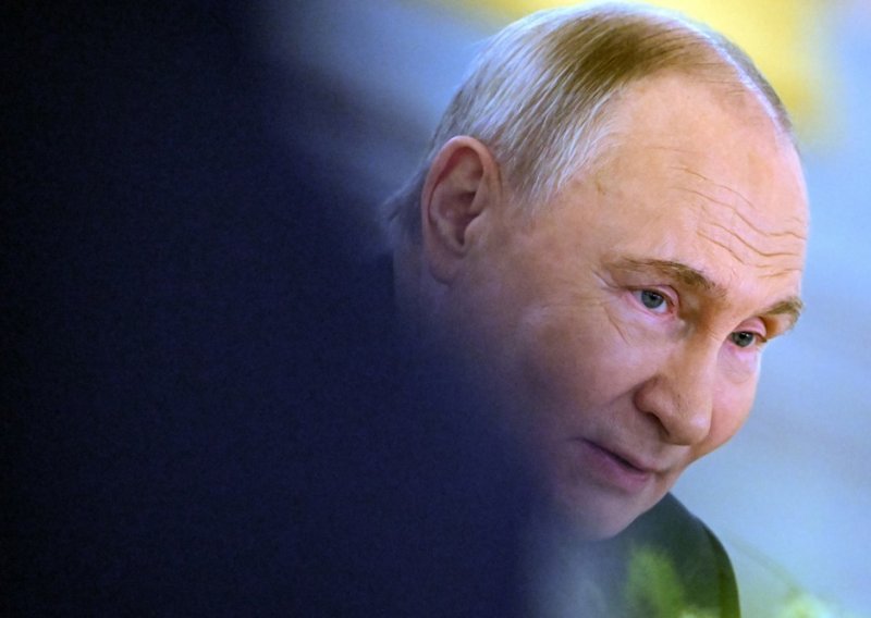 Putin je s vojne parade slao signale moći: Ovo bi mogao biti njegov krajnji cilj