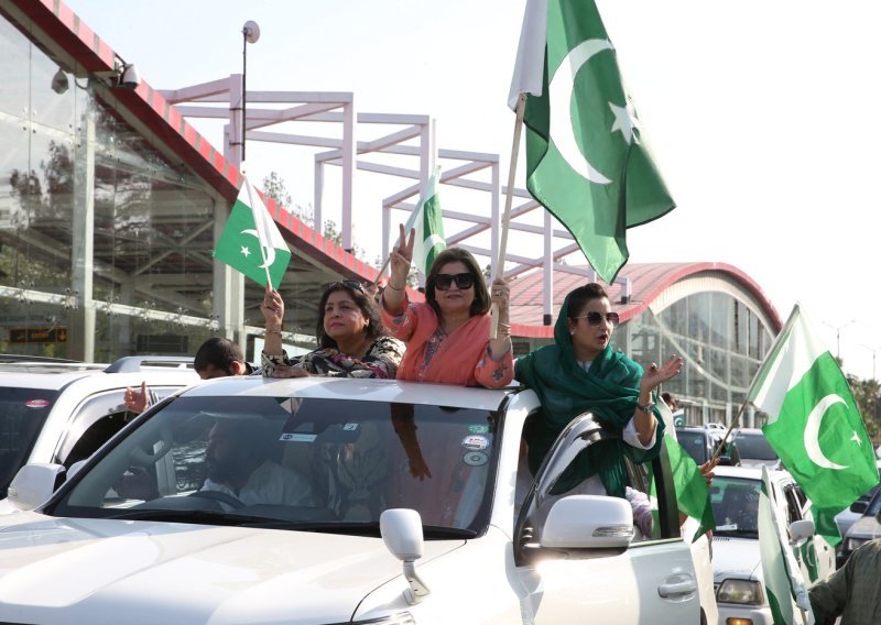 Euforija u Pakistanu: Povorke vozila na ulicama, puca se u zrak i slavi primirje