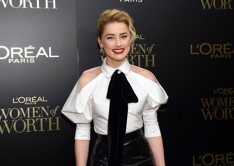 Malo tko je znao da je trudna, a Amber Heard je sada otkrila da je rodila blizance