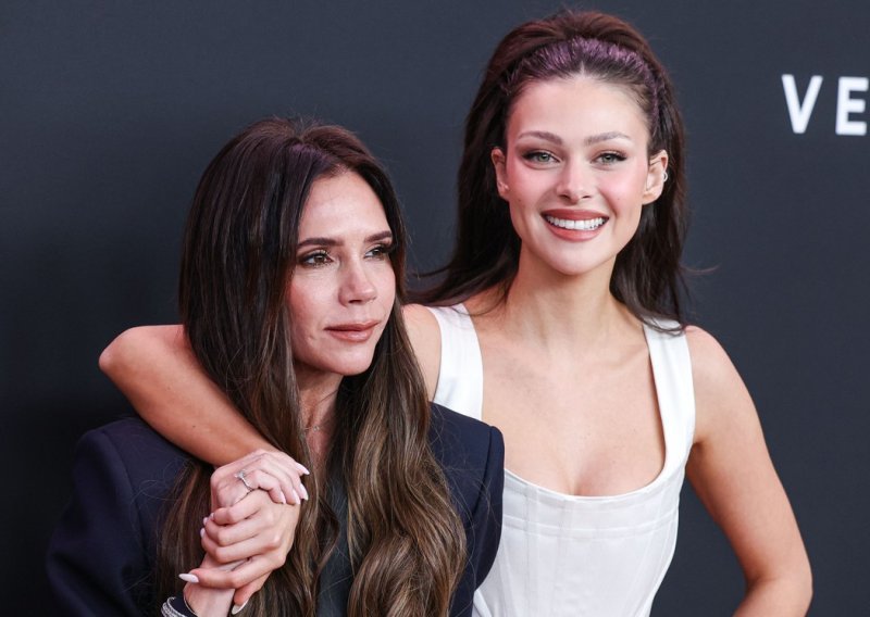 Victoria Beckham požalila se prijateljicama: Problematičnu snahu je nazvala 'zmijom'
