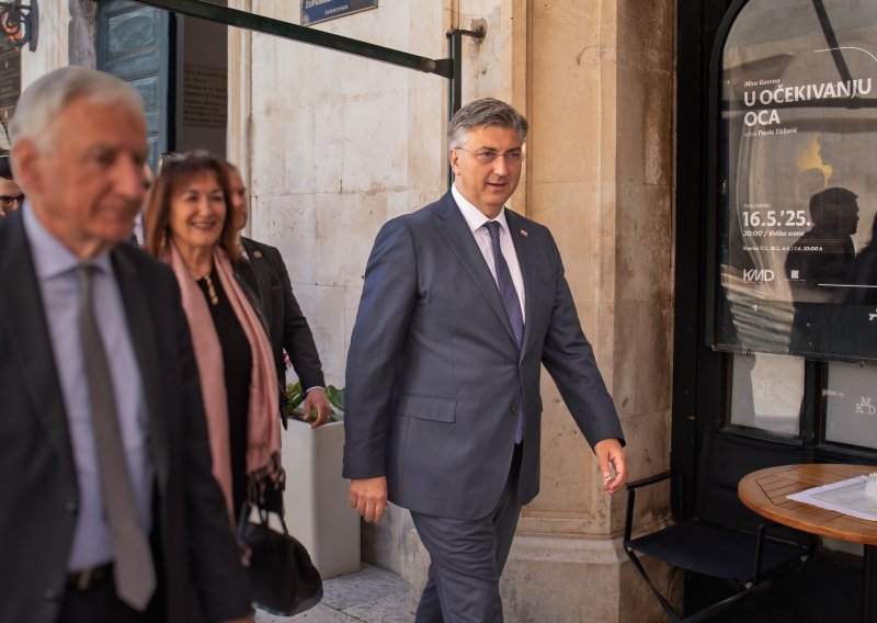 Plenković: Lokalni izbori prilika da se razaznaju činjenice i postignuća od floskula