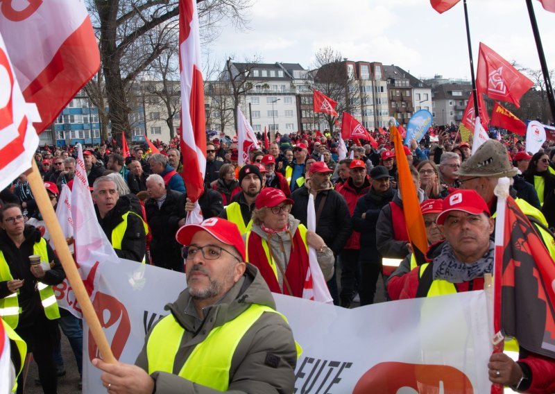 Fordove tvornice staju s radom: 'Premaleni su da bi mogli profitabilno poslovati'