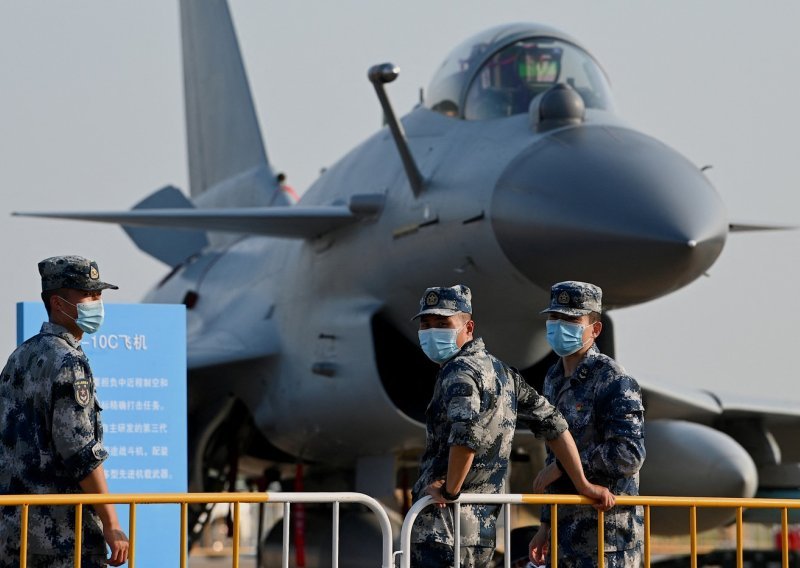 'Siloviti zmaj' nova je zvijezda borbenih aviona: Kineski odgovor na F-16 mijenja igru