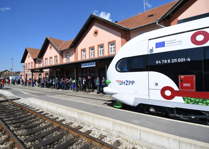 Tračnicama se provozao prvi elektrobaterijski vlak, proizveden u zagrebačkom Končaru