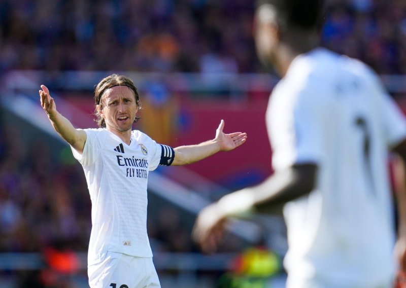 Španjolski mediji: Modrić je bio strašno ljut nakon El Clasica. Nije mogao šutjeti i napao je dvije zvijezde