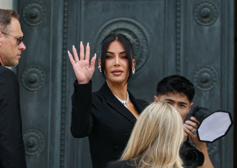 Kim Kardashian na suđenje stigla s nakitom vrijednim više od 7 milijuna dolara