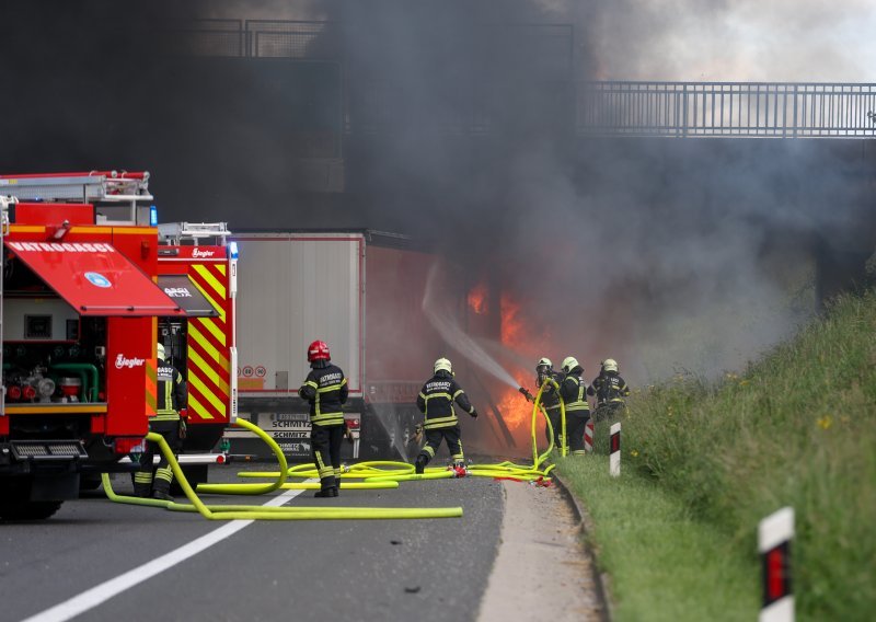 Požar na A3: Zapalio se šleper kod Svete Nedelje, kolona duga četiri kilometra