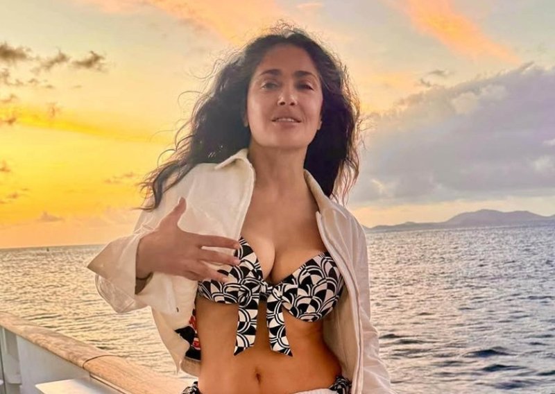 Neodoljiva Salma Hayek: U bikiniju pozirala za naslovnicu kultnog časopisa
