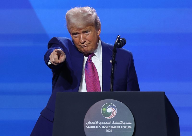 Trump ukida sankcije Siriji: 'Sretno Sirijo, pokaži nam nešto vrlo posebno!'