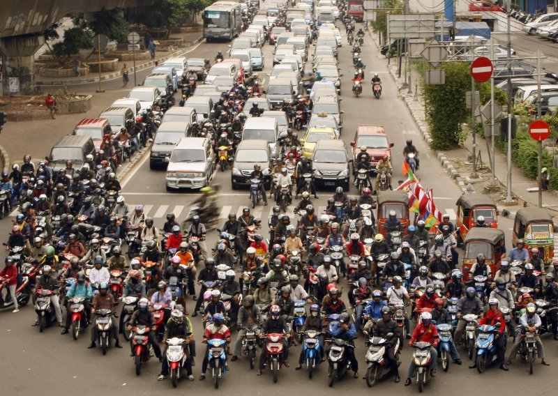 Može li javni prijevoz zamijeniti automobile; evo kako to rade u velikim gradovima