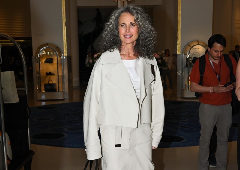 Ove chic natikače opet su u trendu, a Andie MacDowell pronašla je dobitan model