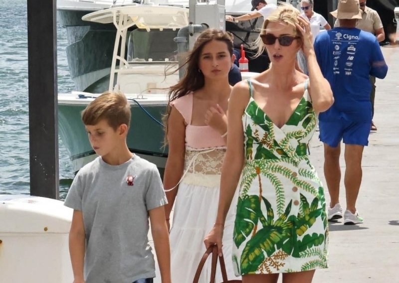 Nikome ne stoje mini haljine kao Ivanki Trump, a tek kad vidite hit sandale...